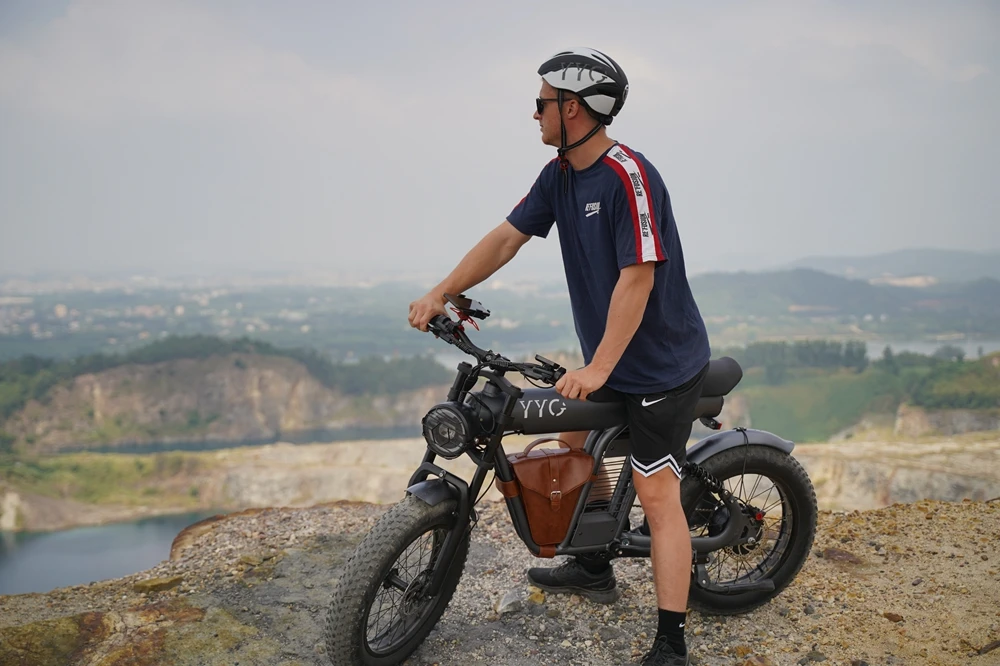 Bicicleta todoterreno con neumáticos gruesos de 20 pulgadas, bicicleta de  ciudad con motor potente de 750W, bicicleta de montaña eléctrica de largo  - Main Image