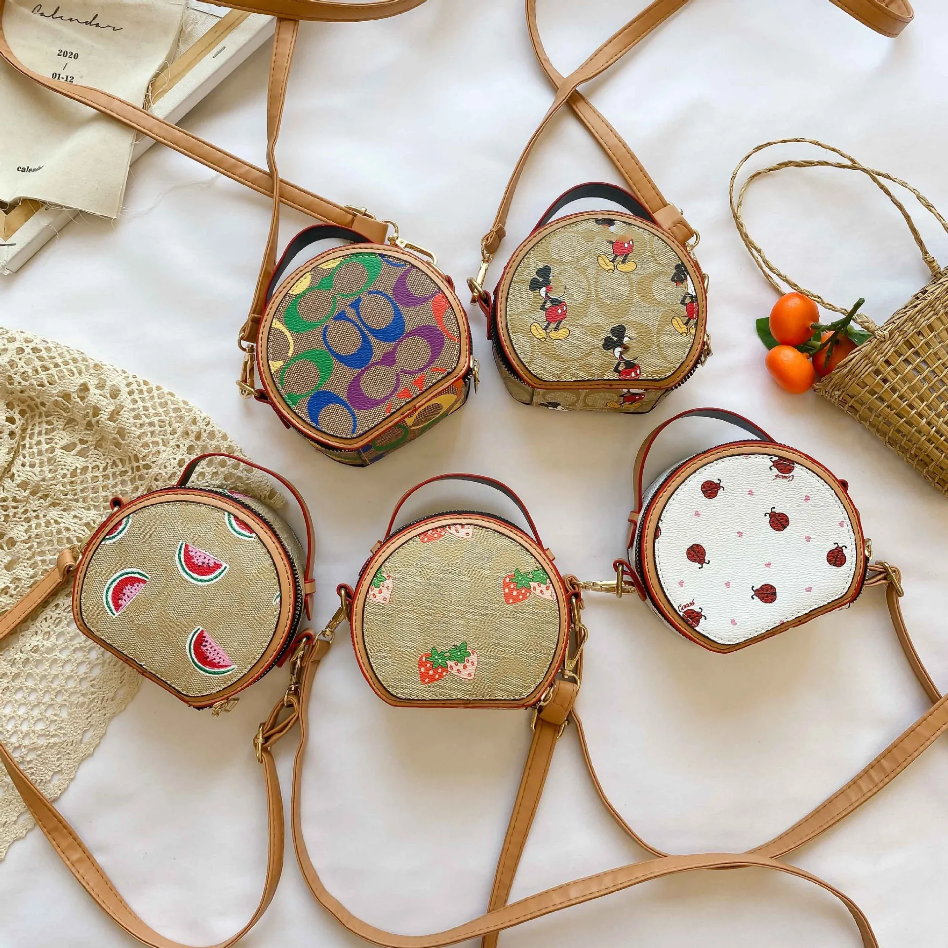 Bolsos De Mano Para Niños Pequeños,Mini Bolso De Mano,De Diseñador  Inspirado De Marcas Famosas,Para Niñas Pequeñas,2021 - Buy Niños Bolsos  Monederos Y Bolsos De Mano De Los Niños Para Niñas,Bolsos Mini Para