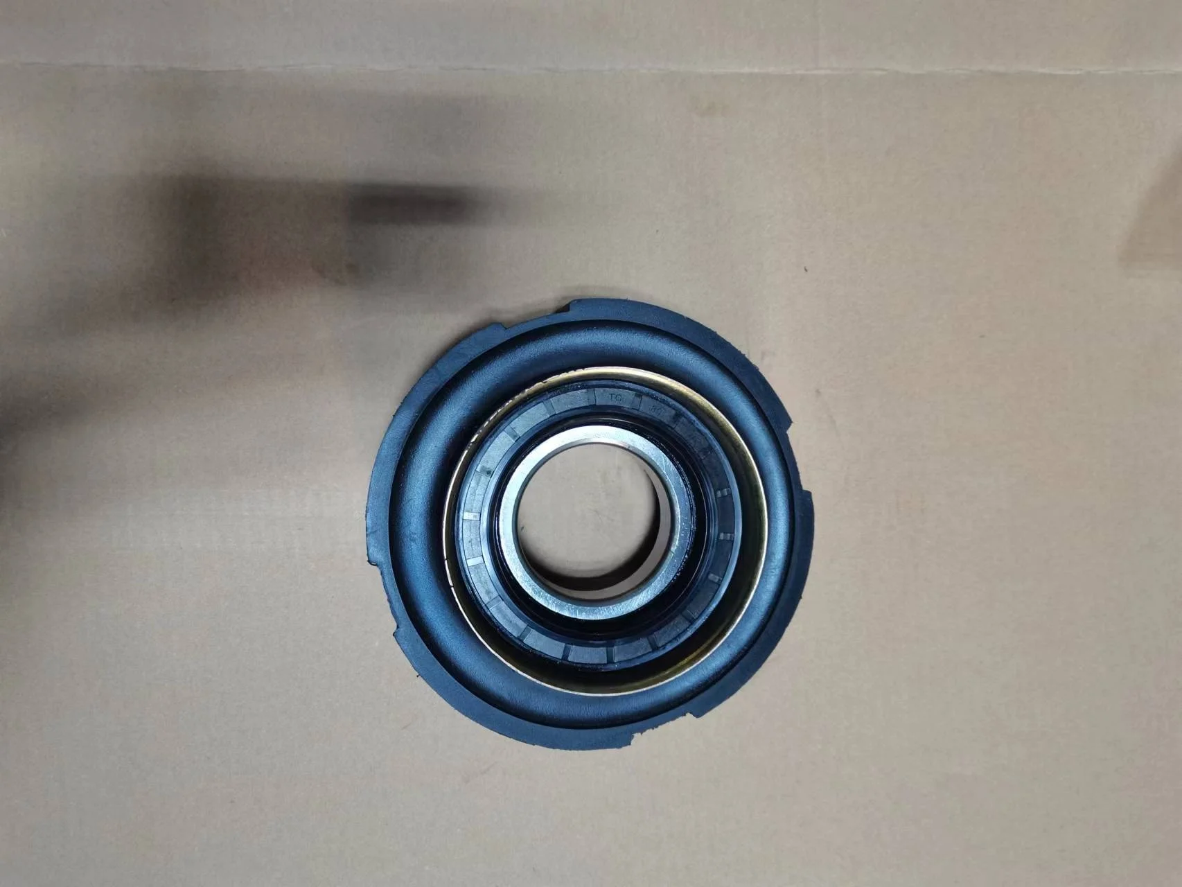 Selling Truck Body Parts Truck Parts Center Support Bearing 1387764 ...