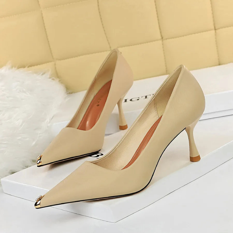 Red Bottom Ladies High Heels Nude Color 