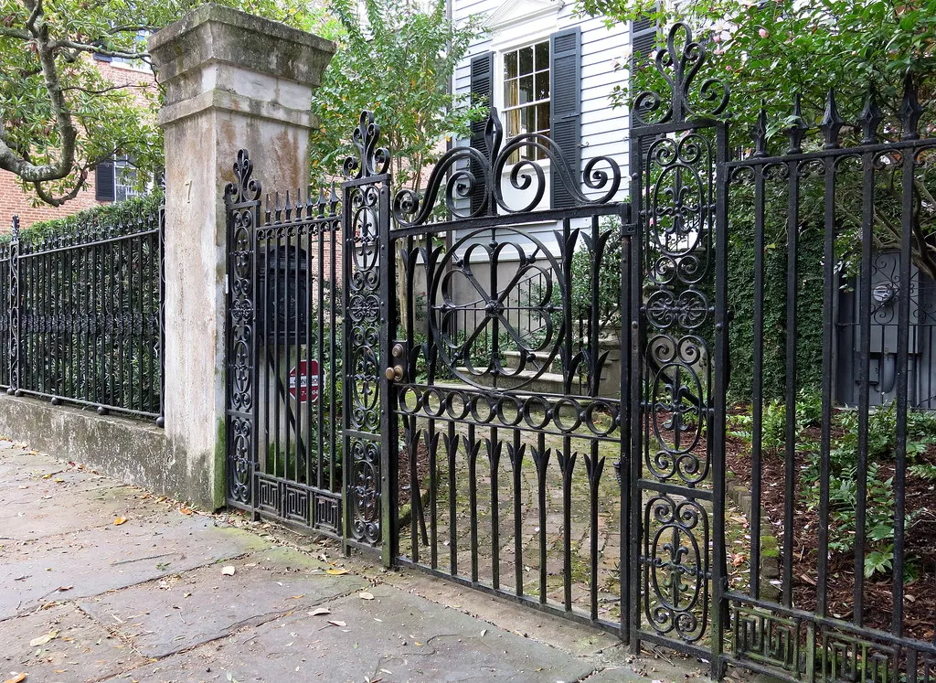 Modern Design Railing Wrought Iron Fence for Balcony Garden