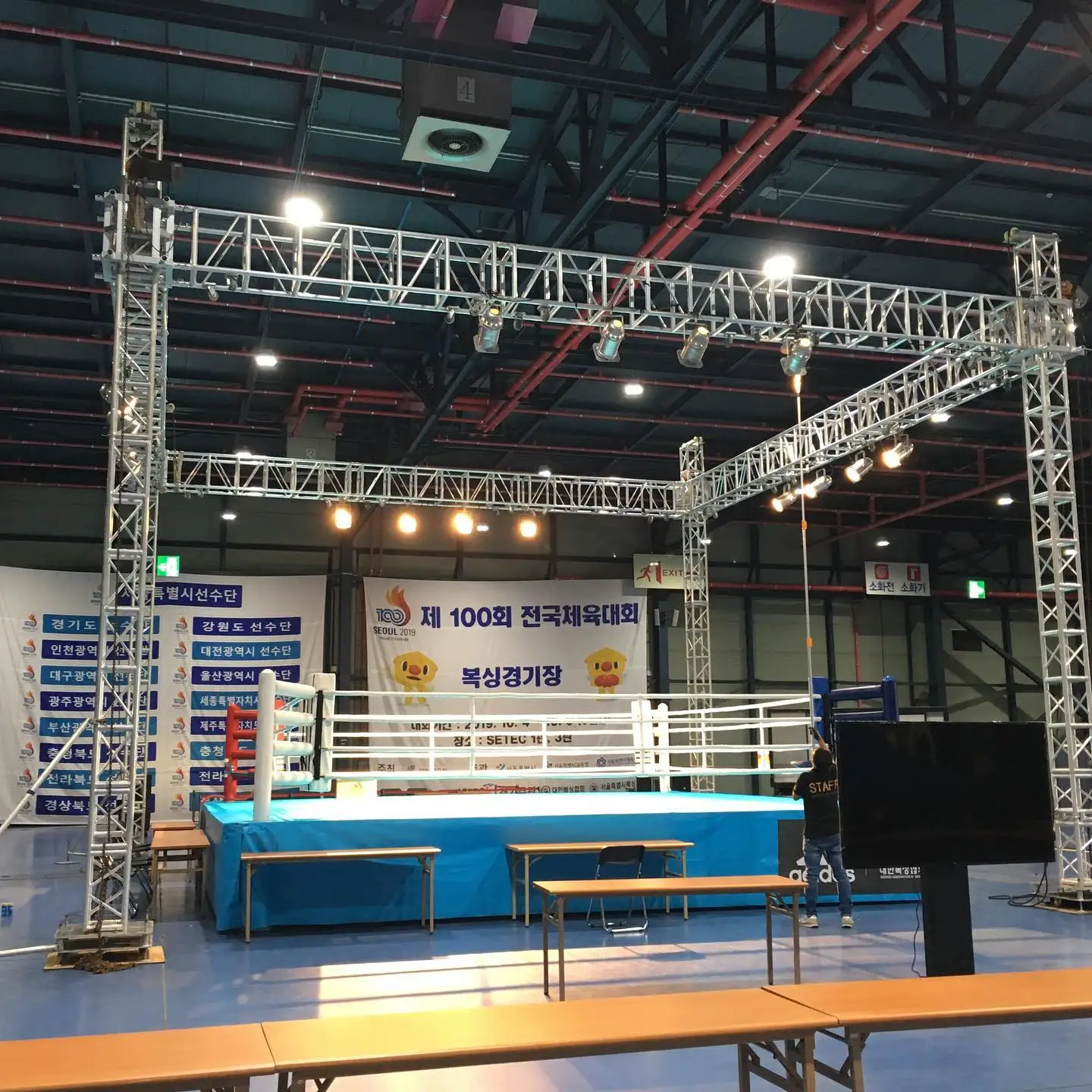 300*300mm Hot Selling High Load Bearing Aluminum Truss for Exhibition and Concert factory