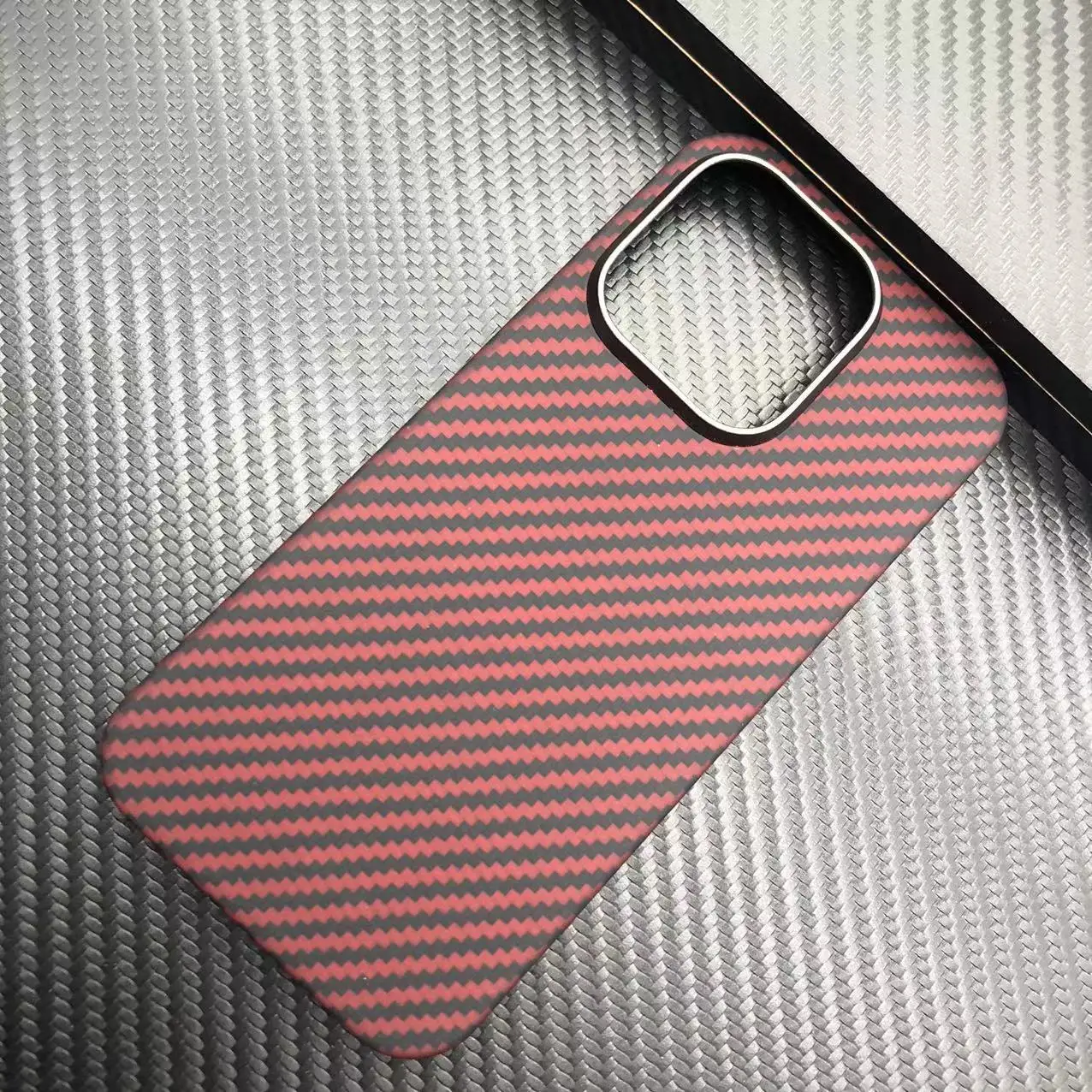 Customized Real Carbon Fiber Mobile Phone Case Hard Shockproof Cover For Iphone 16 15 14 13 12 Plus Pro Max