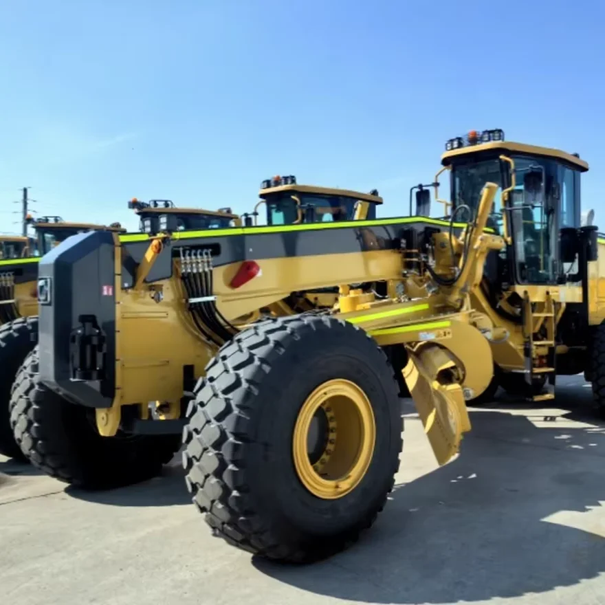 Motor grader, 32 000 kg operating weight