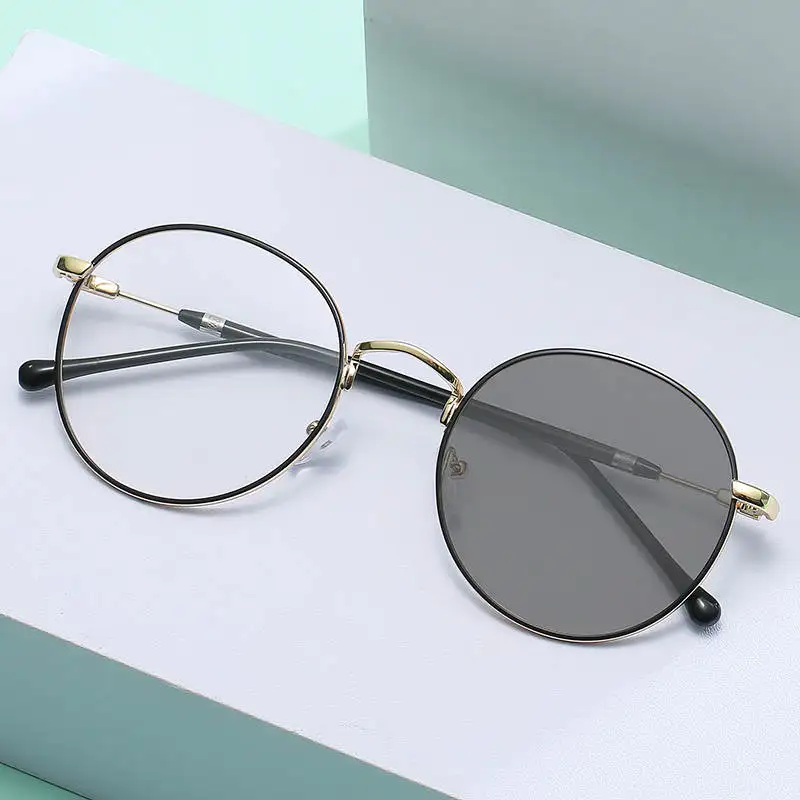 Retro Style Anti-Blue Light Photochromic Glasses Titanium and PC Frame Computer Eye Wear Wholesale Kamamta Photocromic