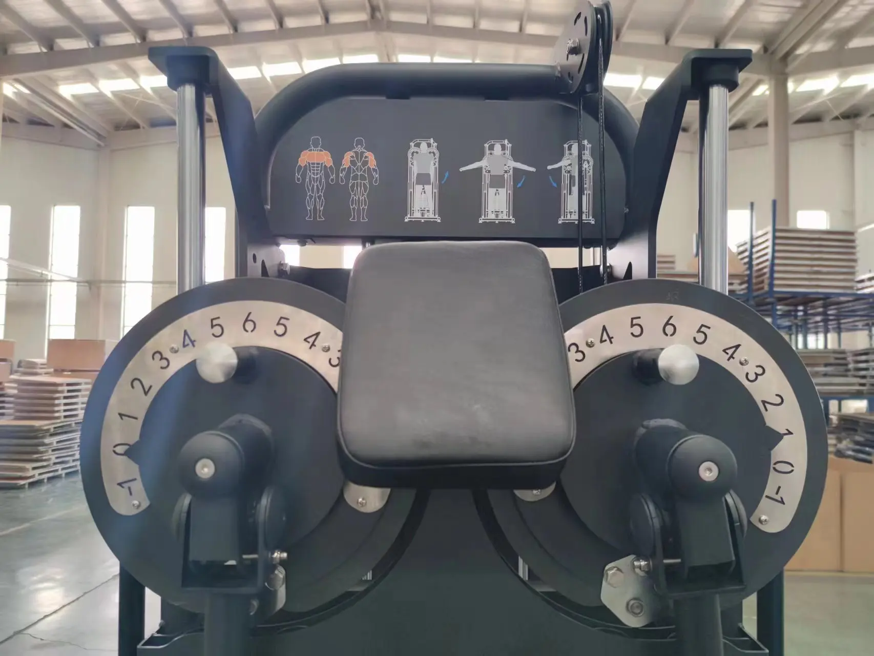 MND-FF94 Standing Lateral Raise + Rear Delt Machine