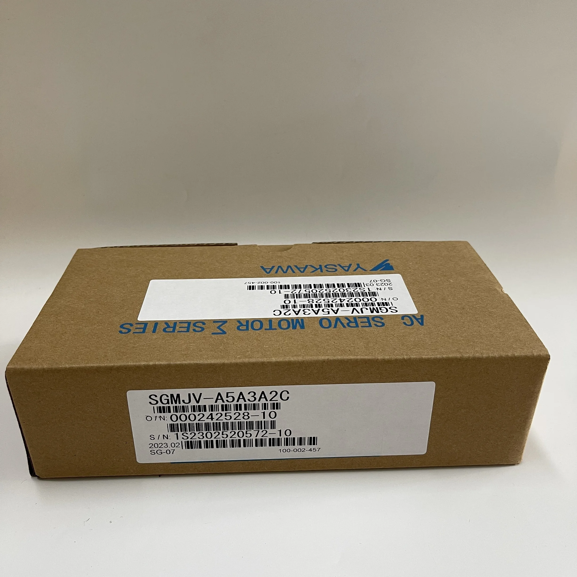 YASKAWA AC Servo Motor SGMJV-A5A3A2C YASKAWA AC Servo Motor SGMJV-A5A3A2C