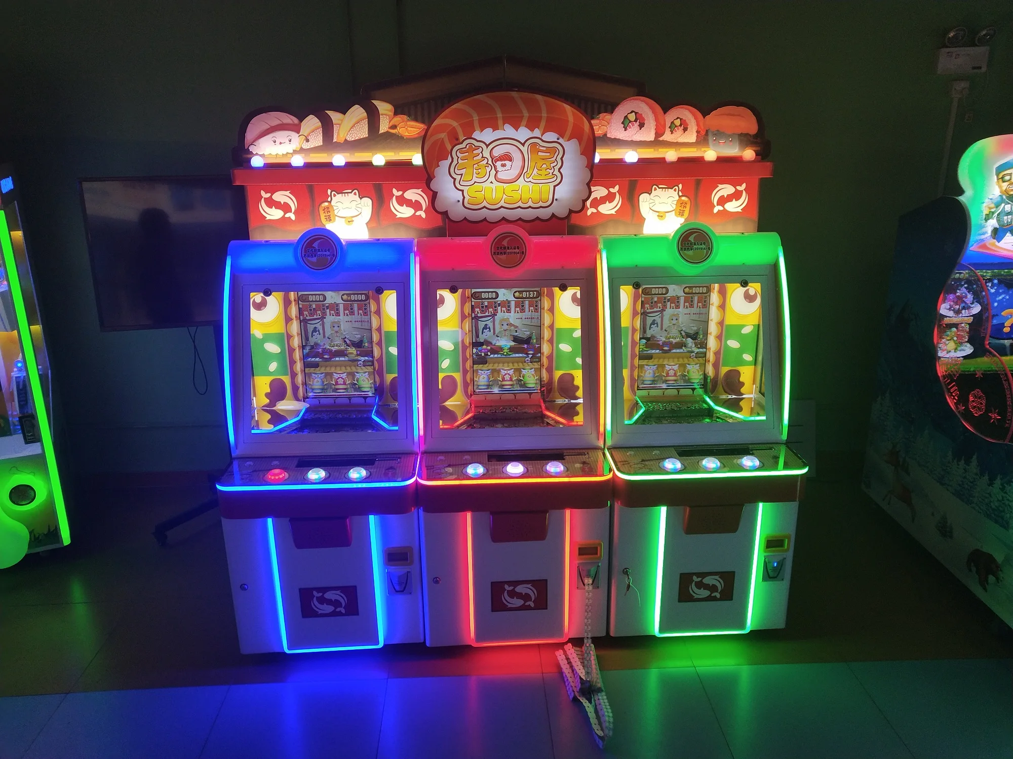 コイン式アーケード寿司屋コインプッシャー宝くじ景品ゲーム機、遊園地向け販売中