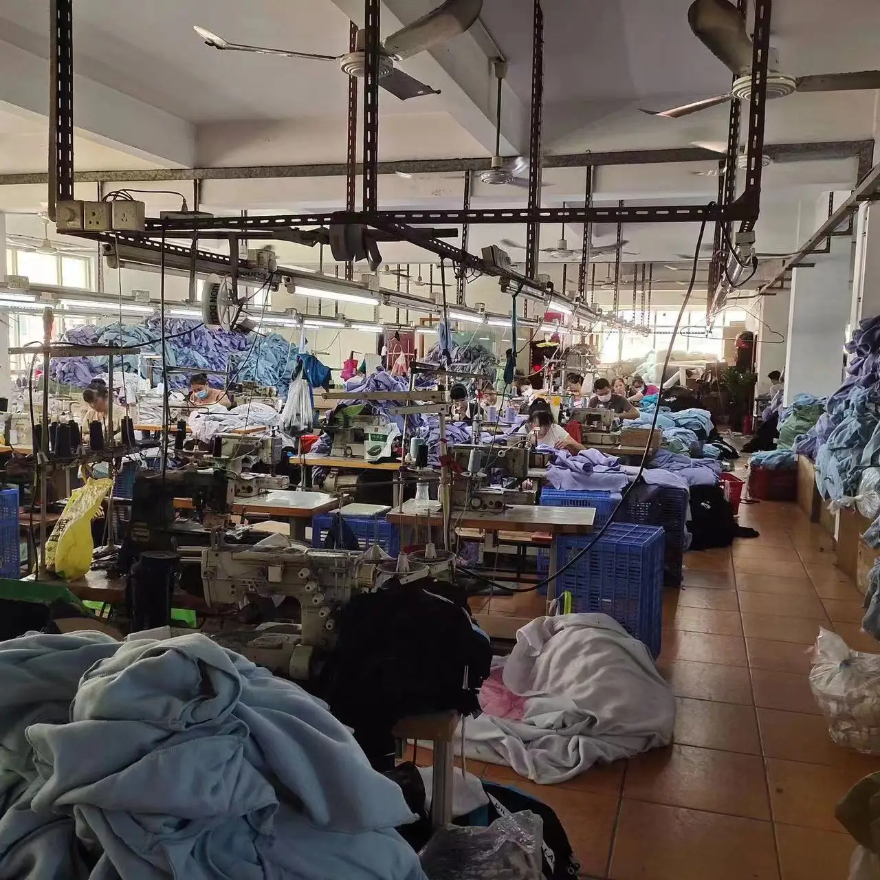 Guangzhou Weizhu Clothing Co., Ltd.