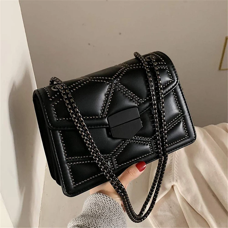 レッドベルベットのスルギ着用アイテム RAIVE Beth Shoulder bag アイドル界No.1のセンス！ Red Velvet（レッドベルベット
