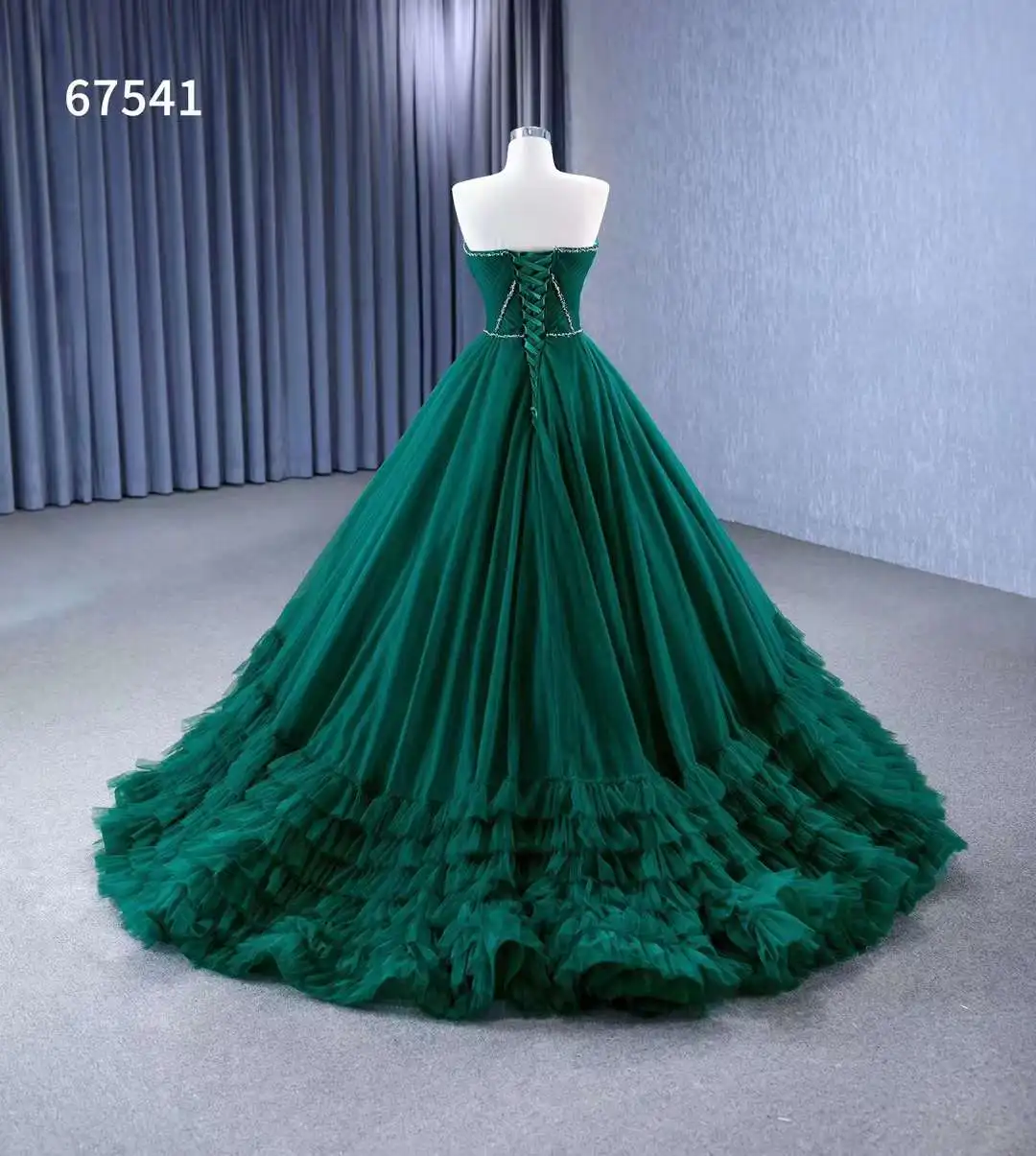 QUEENS GOWN Dark Green Ball Gown Tulle Sleeveless Sweetheart Evening Dress for Women QUEENS GOWN Dark Green Ball Gown Tulle Sleeveless Sweetheart Evening Dress for Women