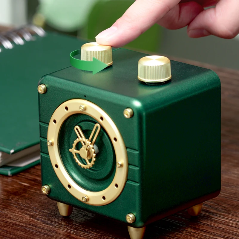 Retro Mechanical Mini Cat Bluetooth Speaker Radio Card Clock Subwoofer Breakpoint Automatic Memory FM Radio Bluetooth Speaker