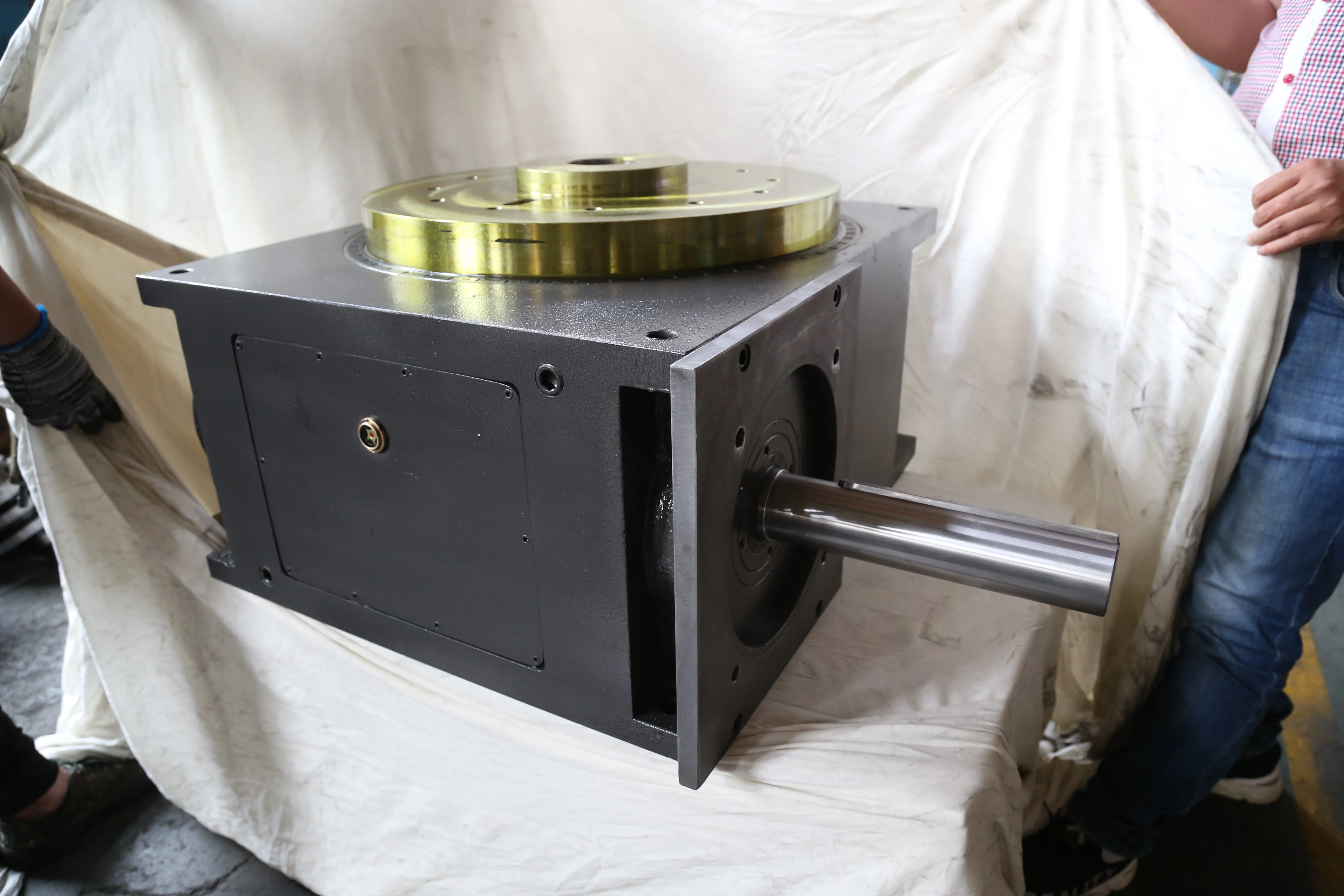 Цилиндрическая камера модели Y Series