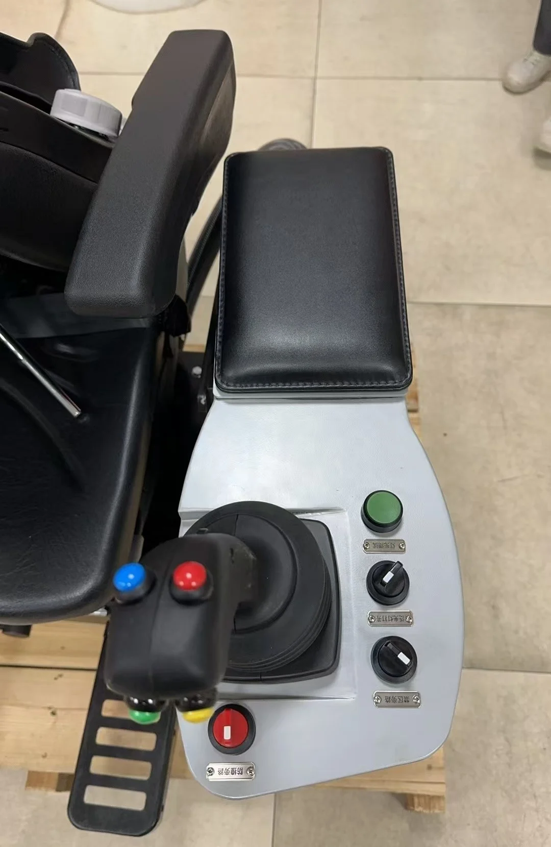 Adjustable Customization Crane Cab Operator Seat Console Unit  China Design Construction Machinery Parts