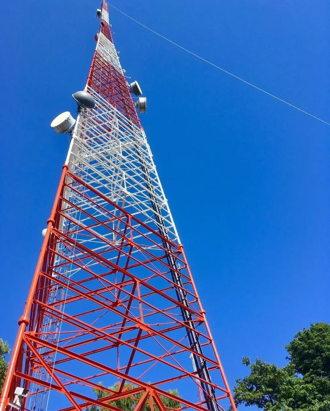 Customizable Guyed Telecom Tower Adjustable Height Steel Tower for Mobile & Radio Communication Galvanized Steel Material supplier