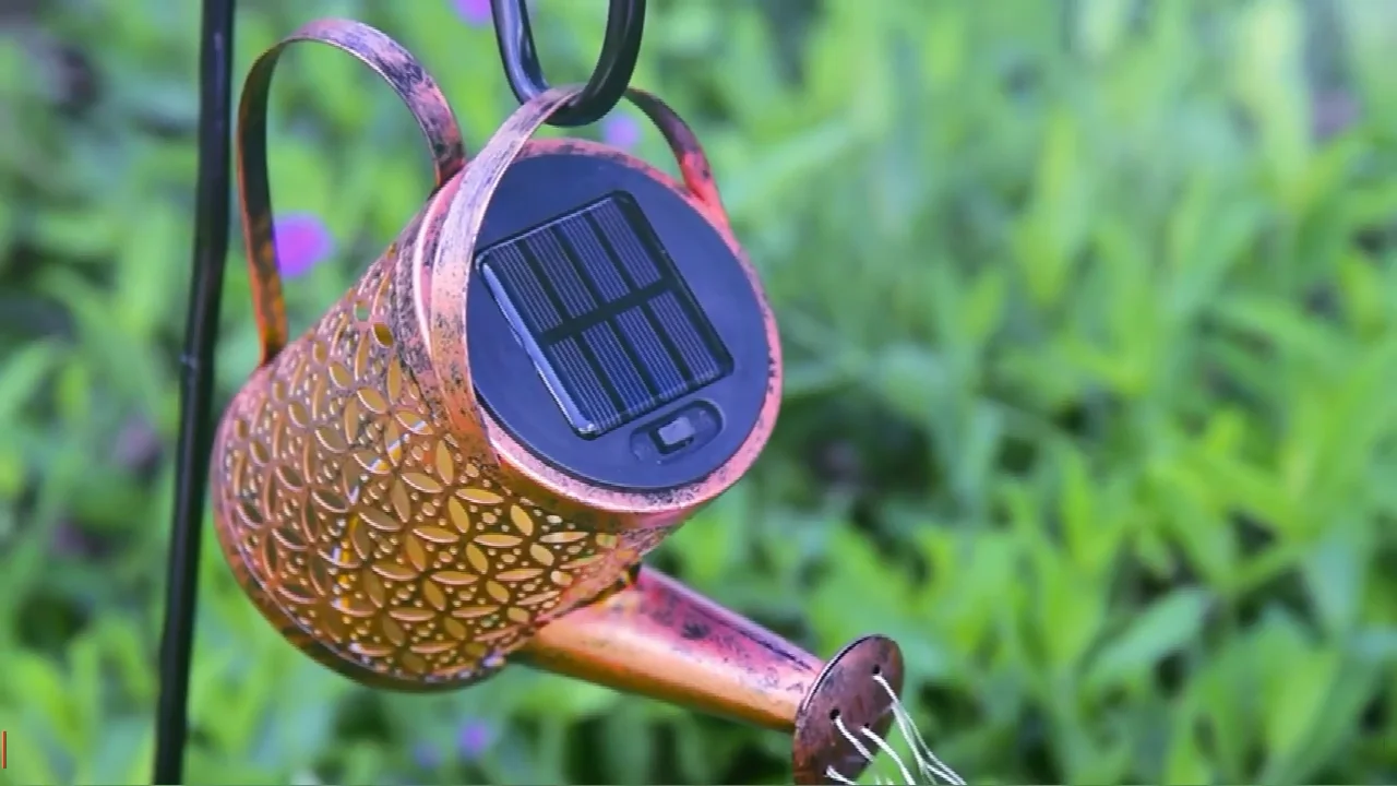 2022 New Outdoor Solar Kettle Shower Lights For Garden Decoration