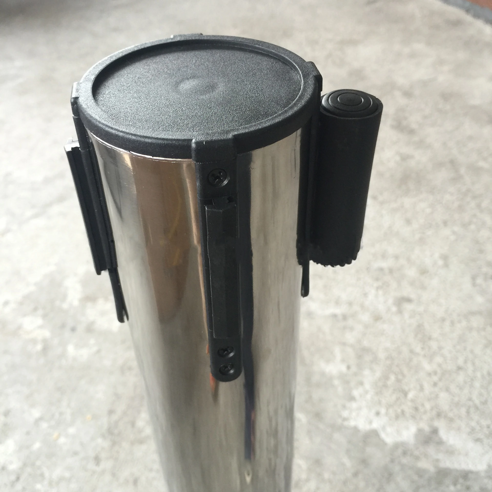 Tensator Stainless Retractable Barrier for Crowd Management manufacture