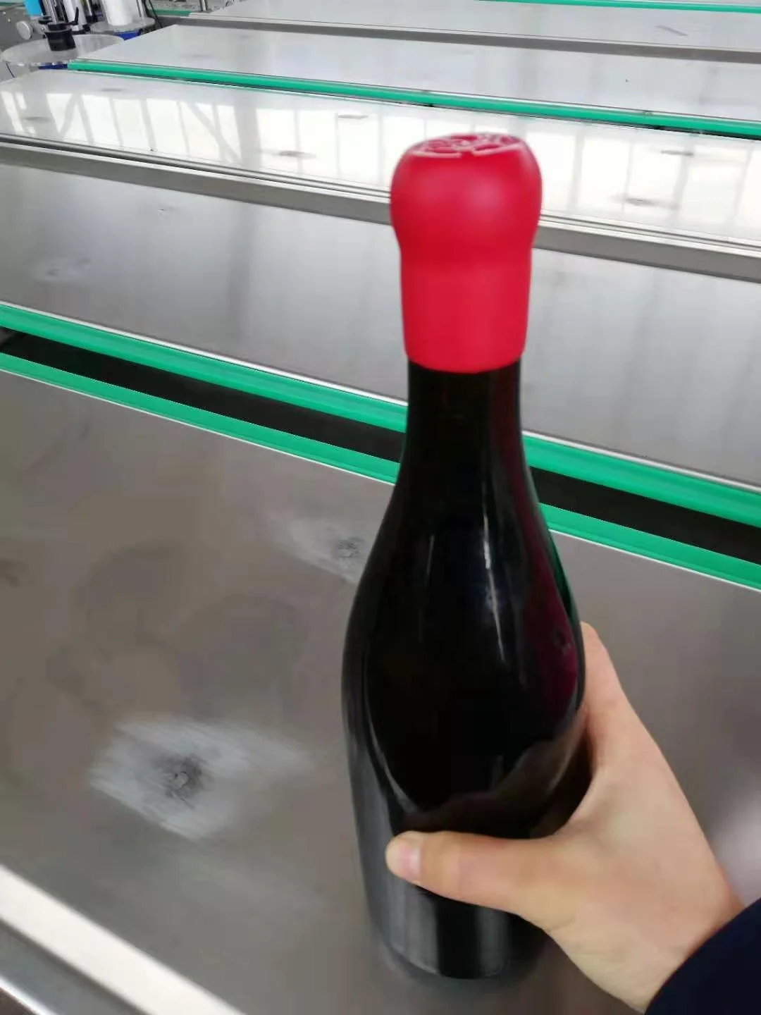 Factory Direct Sale Semi-automatic  Wine Bottle Dipping Wax Sealing Machine with Stamp on Cap