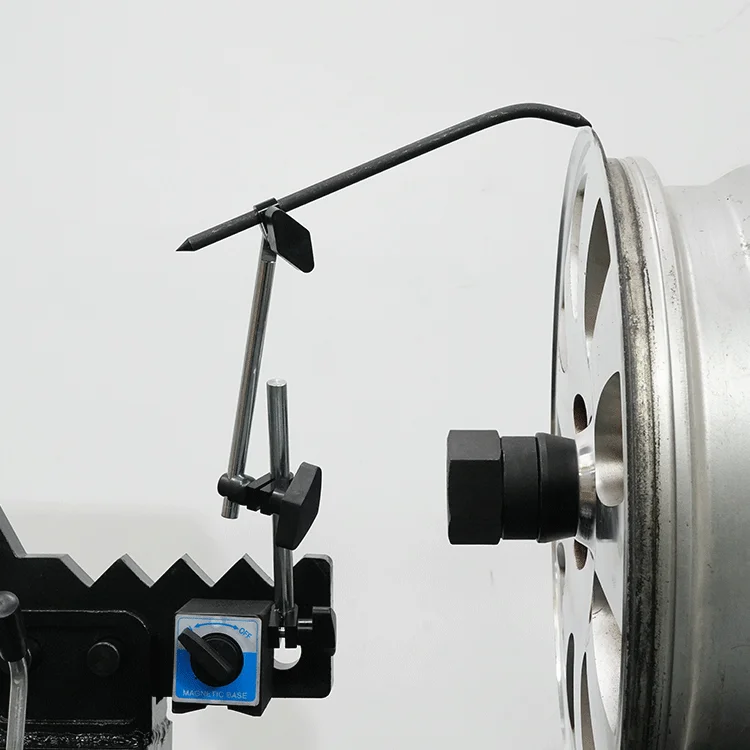 Инструмент для ремонта и выравнивания линейных колес