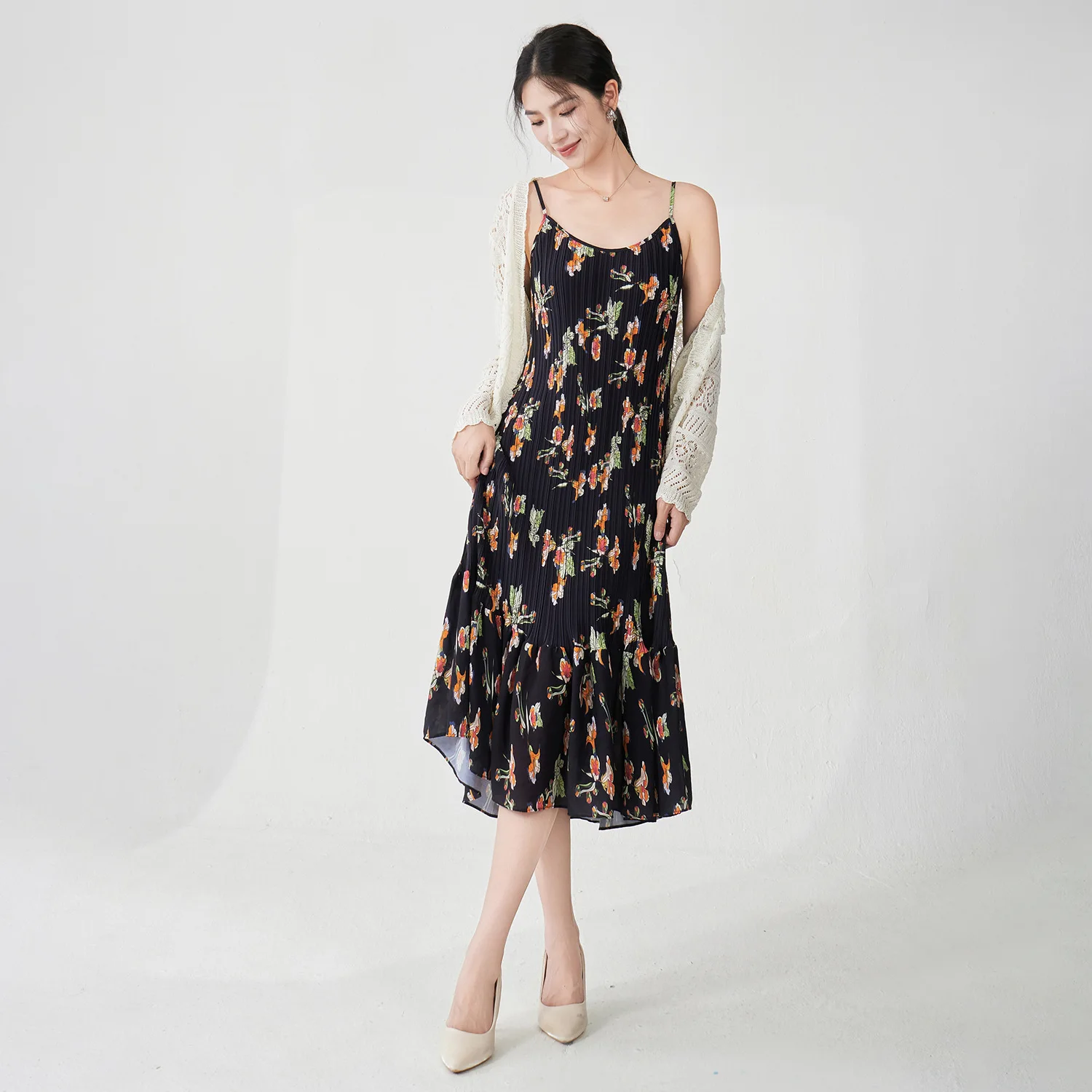 2025 Korean-style Vintage Ruched Woven Eco-friendly Natural Waist Autumn Fashionable Elegant Female Black Floral Knee-length