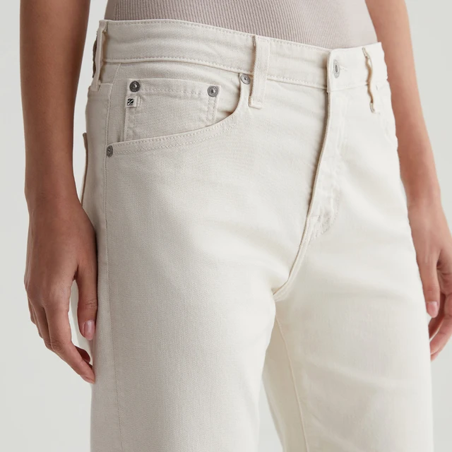 OEM/ODM White Sulfur-Dyed Finish Women's Mid-Rise Slim Straight Jeans in Pure Cotton - Perfect for Streetwear and Everyday Wear