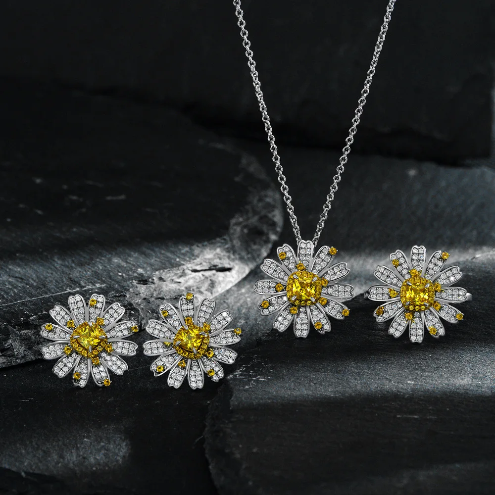 ネックレス・ペンダント Shining Daisy Necklace NS6451_SVNECK.jpg