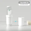 Tres tazas de ceniza blanca.