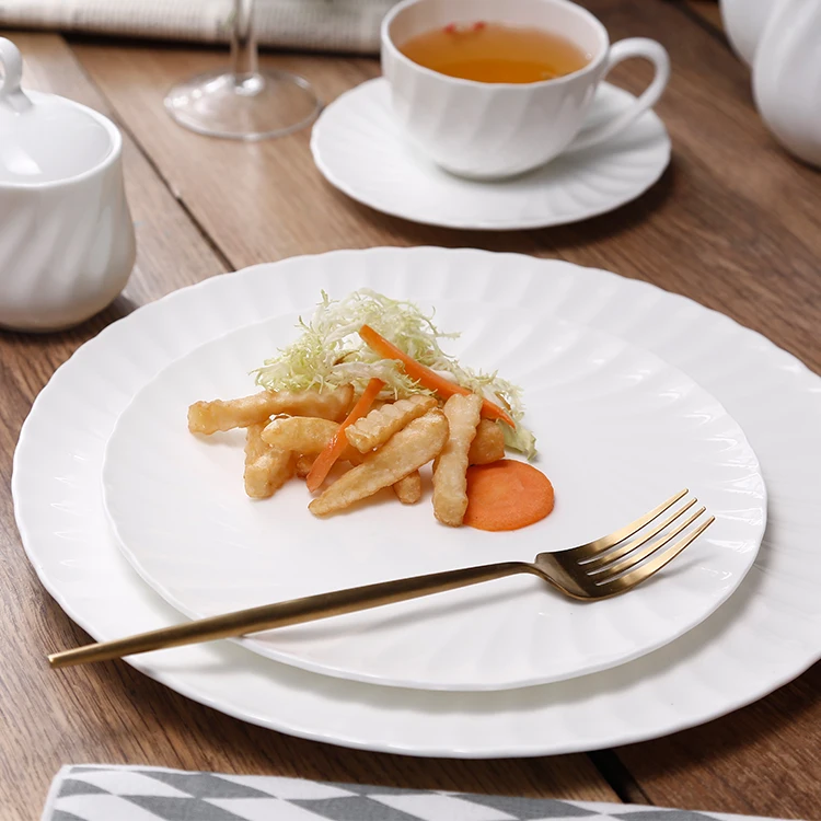 P&T Elegant and Simple White Ceramic Dinnerware Crockery Items White Set Dinnerware Bone China Tableware for Luxury Hotels