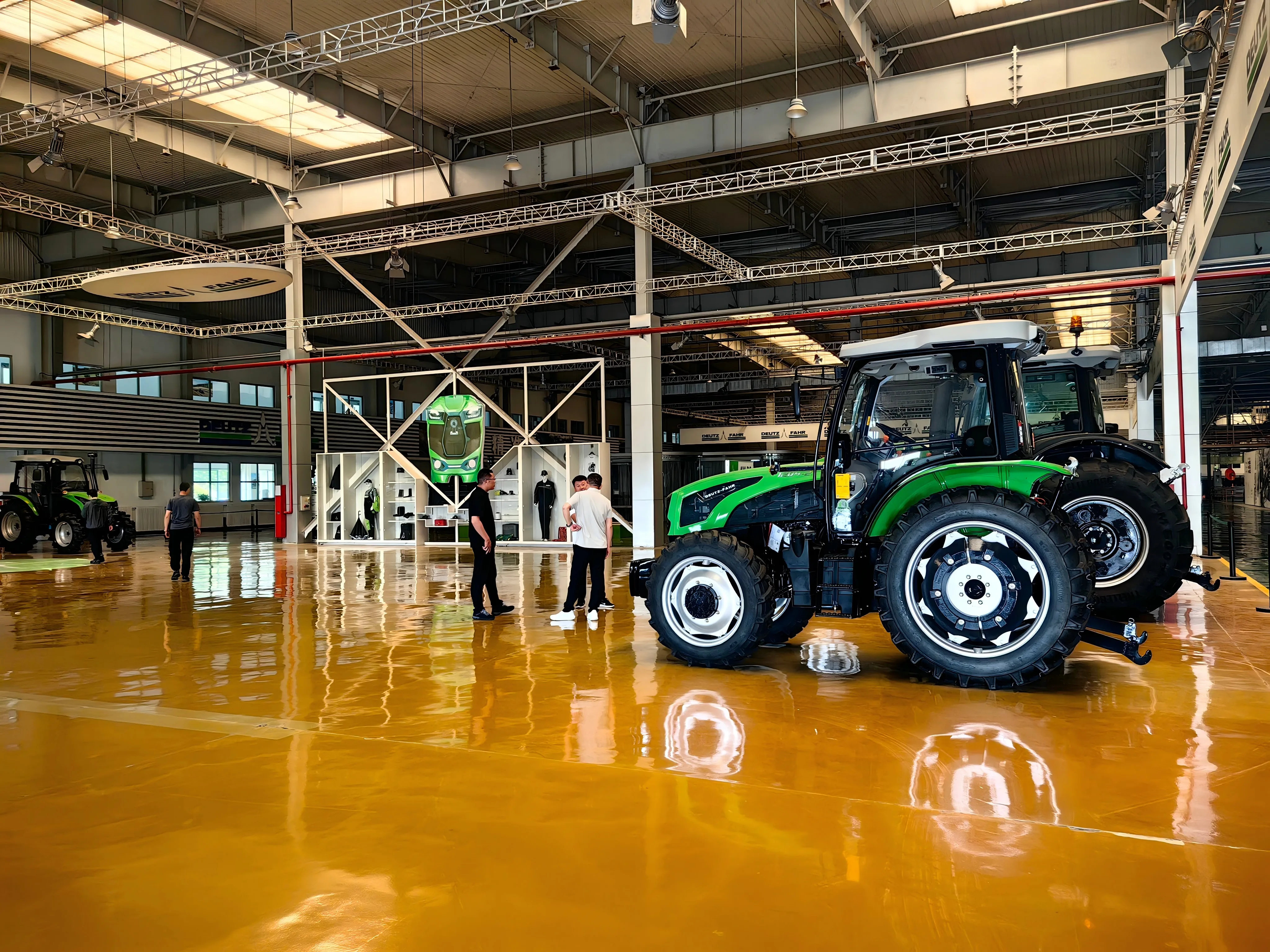 25HP -Style Agricultural Tractor Tractors Mini 4x4 with Engine Design ...