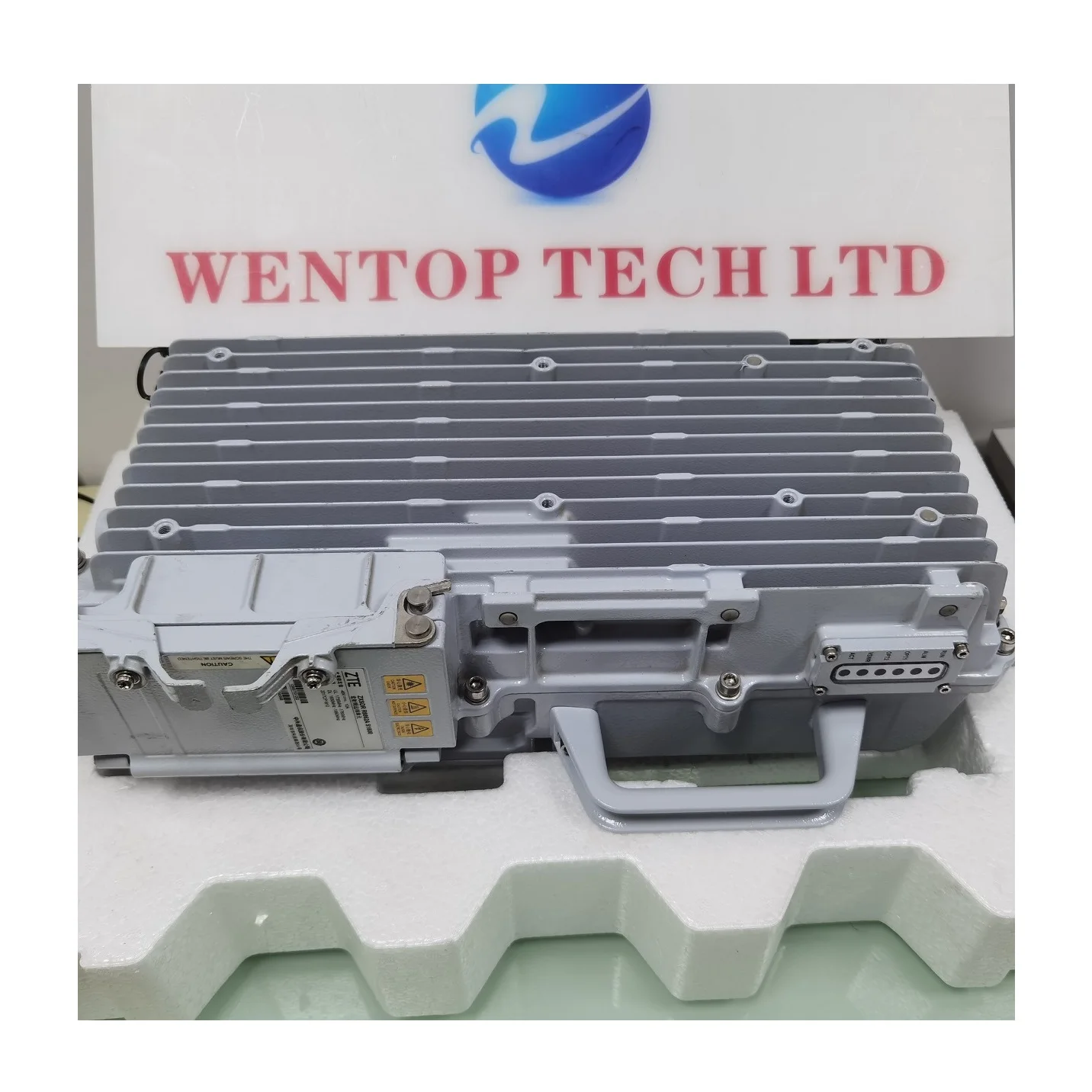 ZTE ZXSDR RRU R8862A S8500: 850 MHz UMTS/LTE Fiber Optic Equipment