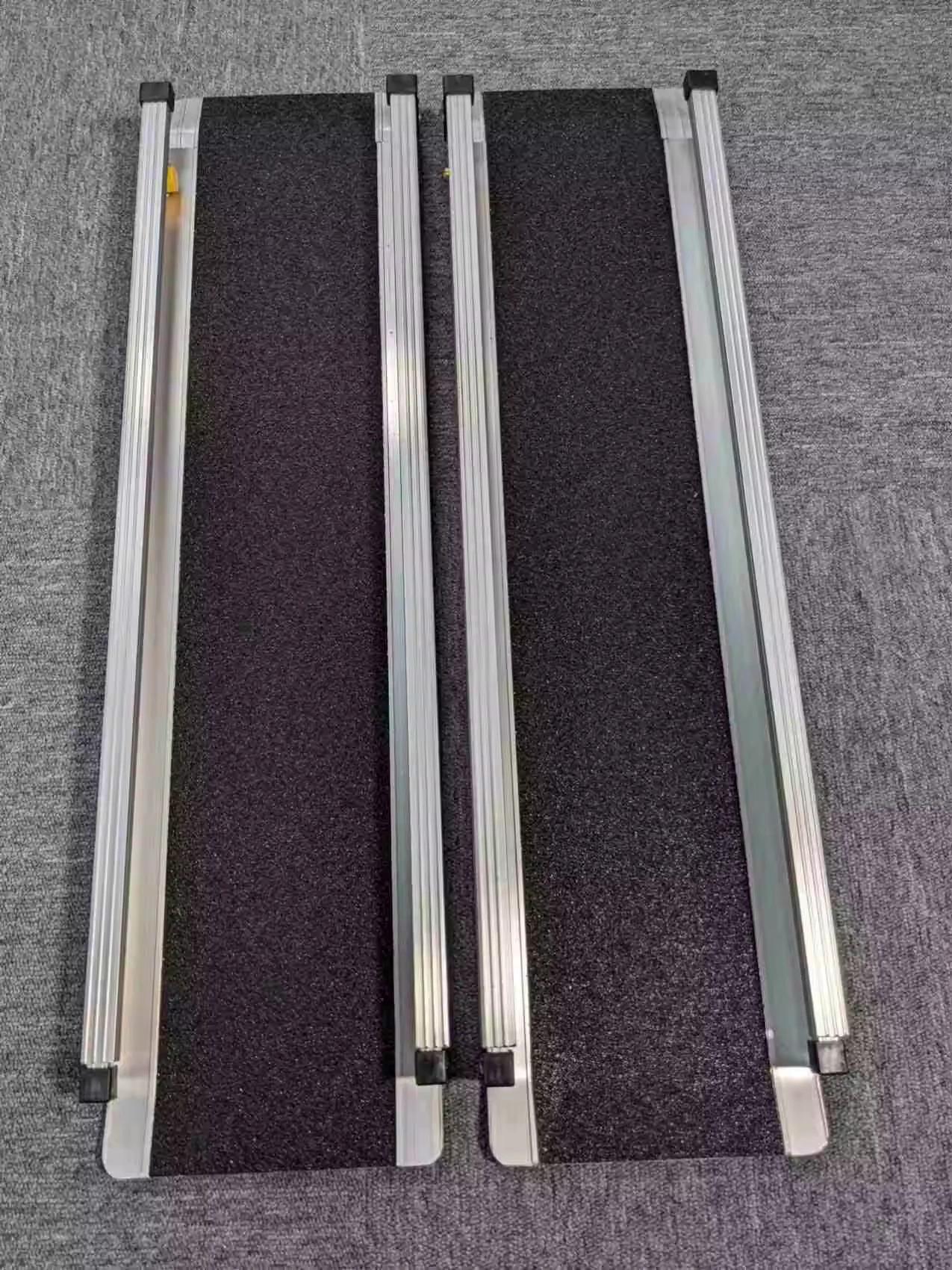 Portable Aluminum Multi-Fold Anti-Slip Wheelchair Ramp Roadway Product for Wheelchairs manufacture