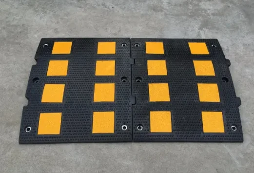 Factory Price Roadway Safety Rubber 500*600*50Mm Speed Bump Road manufacture