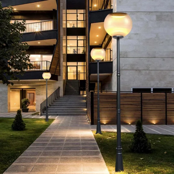Européiska utomhusstolpar dekorativ gatlampa väg vattentät LED solenergi trädgårdslykta för hotell villa