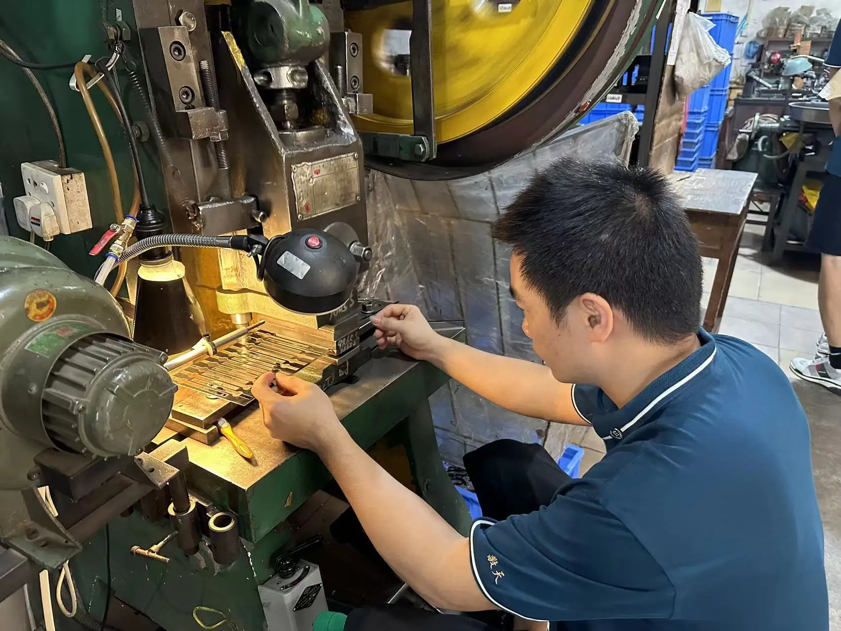 Foshan Nanhai Hongqian Electronics Co., Ltd.