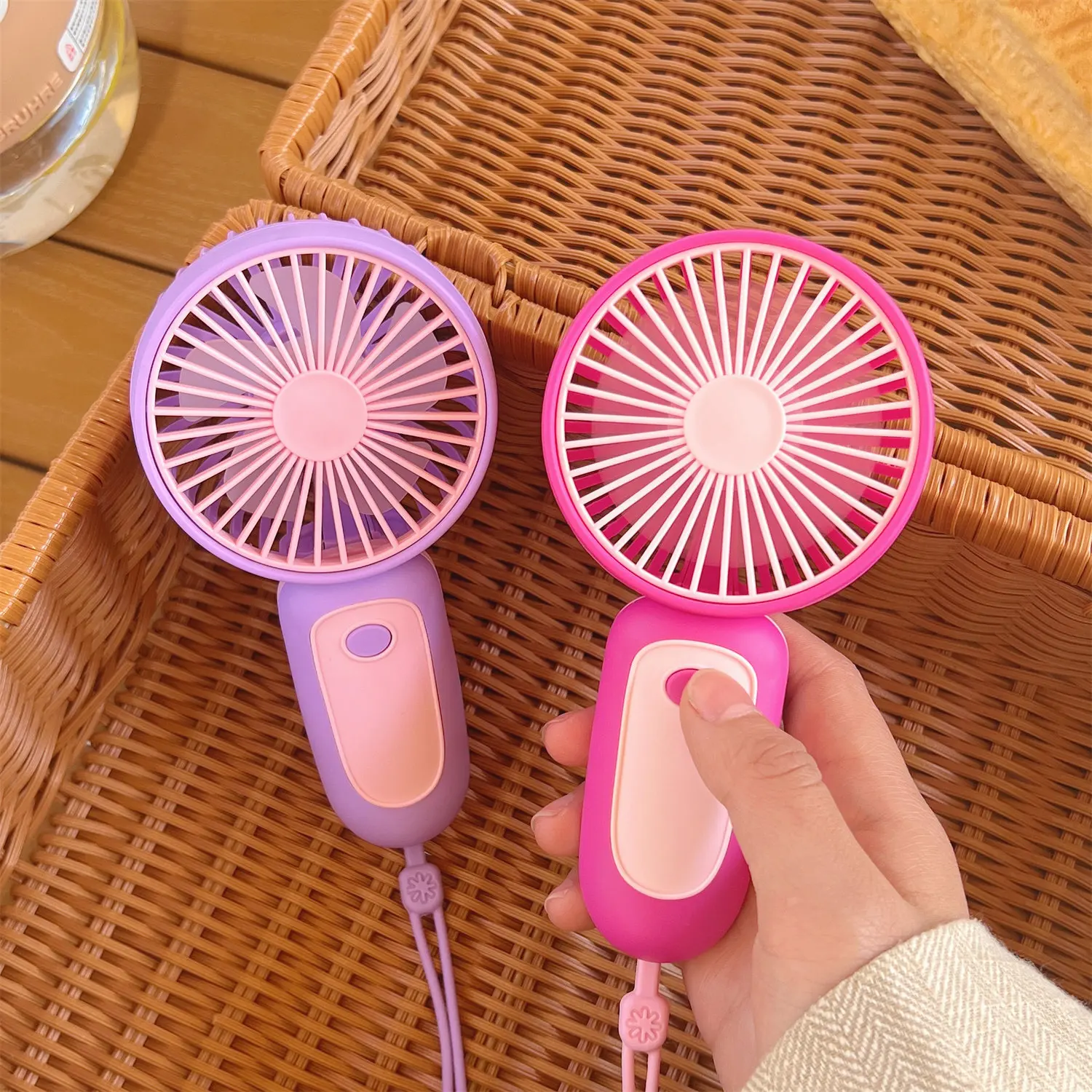 Vanse New Product Mini Portable Handy Led Custom Message Battery Fan,Programmable Led Display