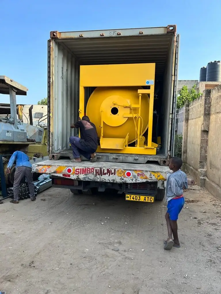 Asphalt Recycle Vehicle Road Repatching Bitumen Truck Mobile Asphalt Regeneration Equipment Road Repair Trailer Mixer