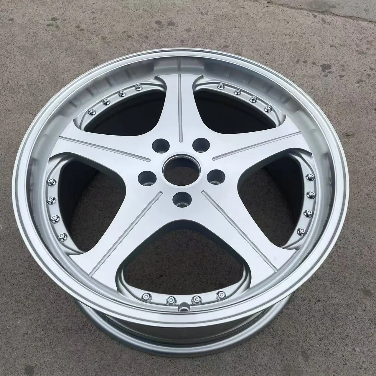 18-Inch Five-Spoke Aluminum Alloy Passenger Car Wheels High Quality ...