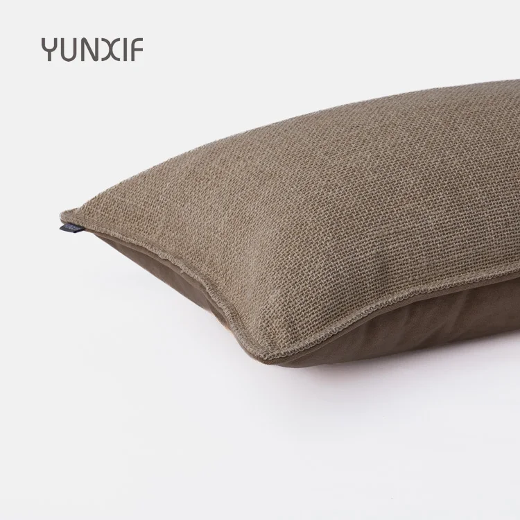 Housse de coussin japonaise minimaliste marron infroissable_voghion.com