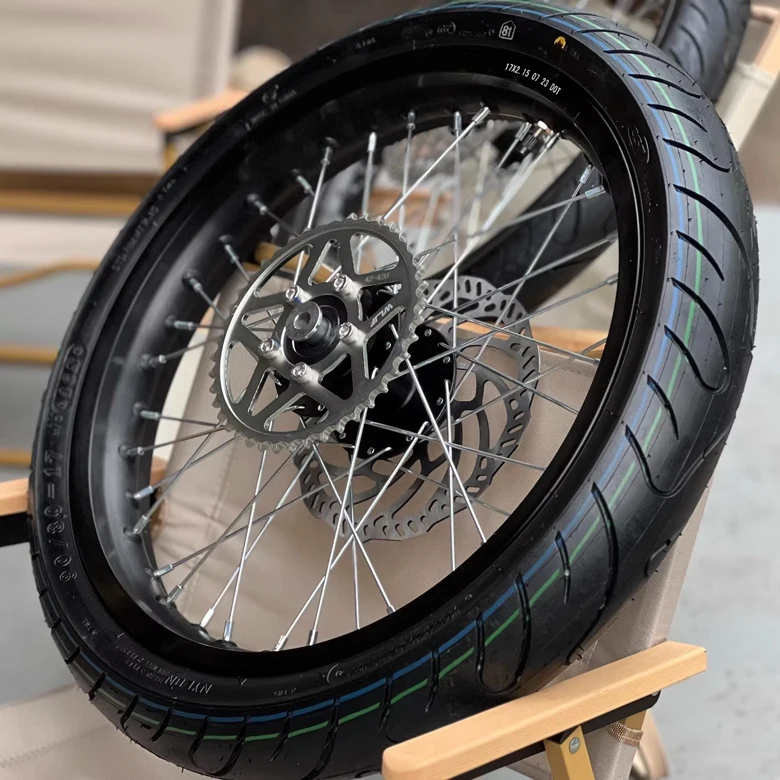 road tire 17.jpg