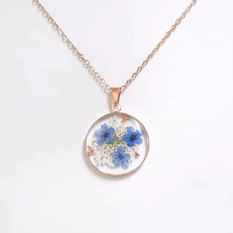 Transparent Epoxy Boho Style Resin Flower Pendant Necklace Real Pressed Flowers Forget Me Not Necklace for Mother's Day Gifts
