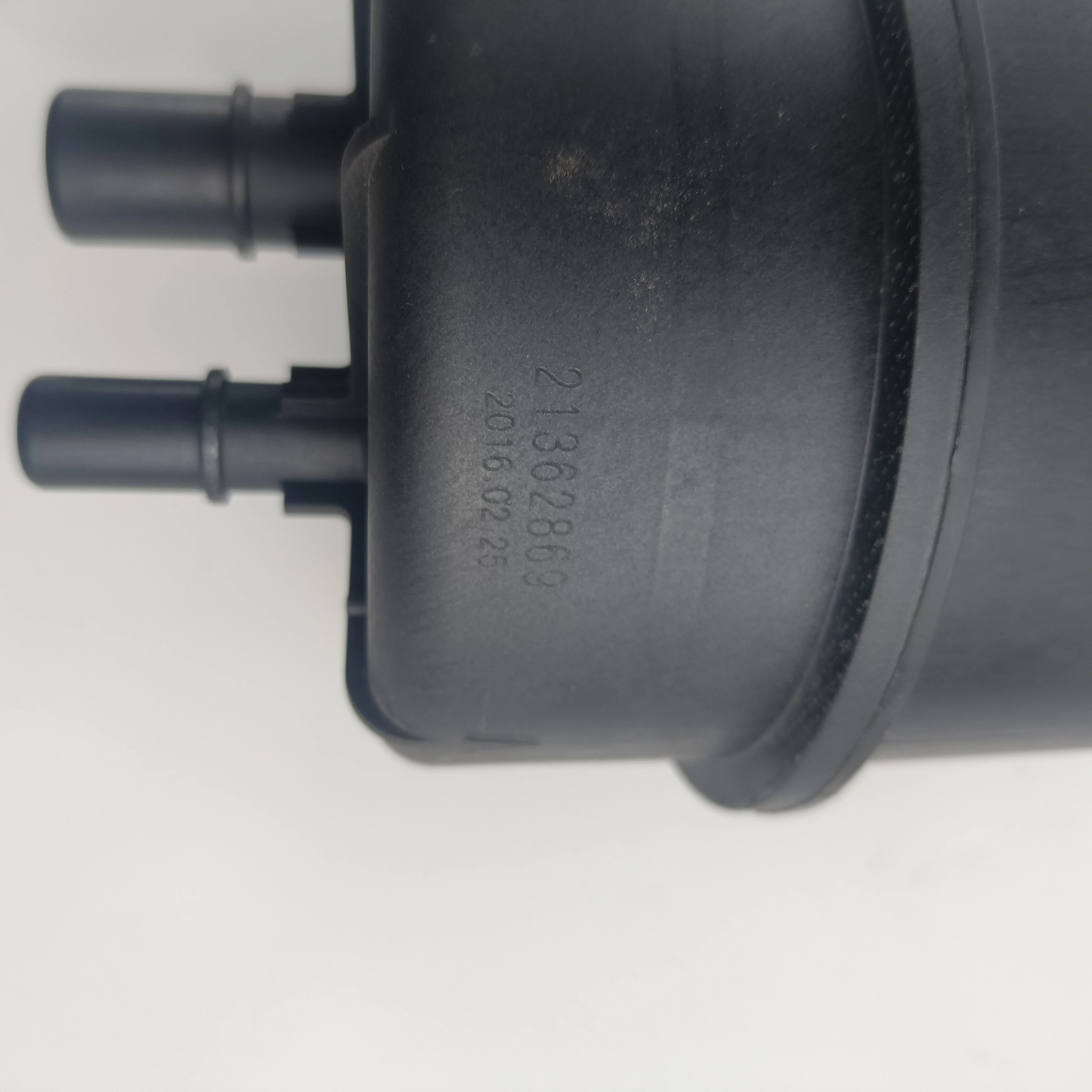 21362869 Fm/fh European Auto Parts Actros Atego Truck Diesel Engine Adblue Oil Reservoir Tank