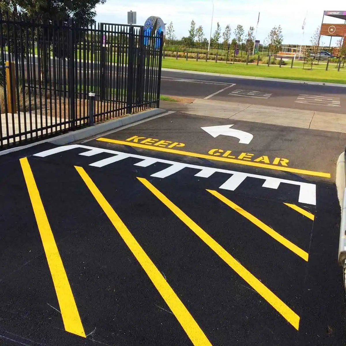 750ml Temporary Solvent-Based Parking Lot Line Marking Spray Paint for Road and Spot Survey Marking