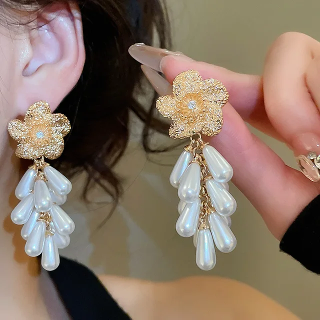 Silver Needle Zircon Wavy Flower Drop Pearl Tassel French Court Style Light Luxury High-End Wholesale Stud Earrings for Women