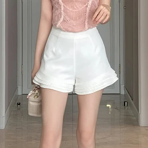 ZYHT 91707 Custom Wholesale Women's High-Waist Shorts Casual Summer Vacation Style Ruffle Layered White Ladies Shorts