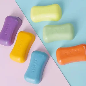 Celebrity Style Chocolate Fruity Flavored Candies with Coated Decoration for Valentine's Day Gift Boxes