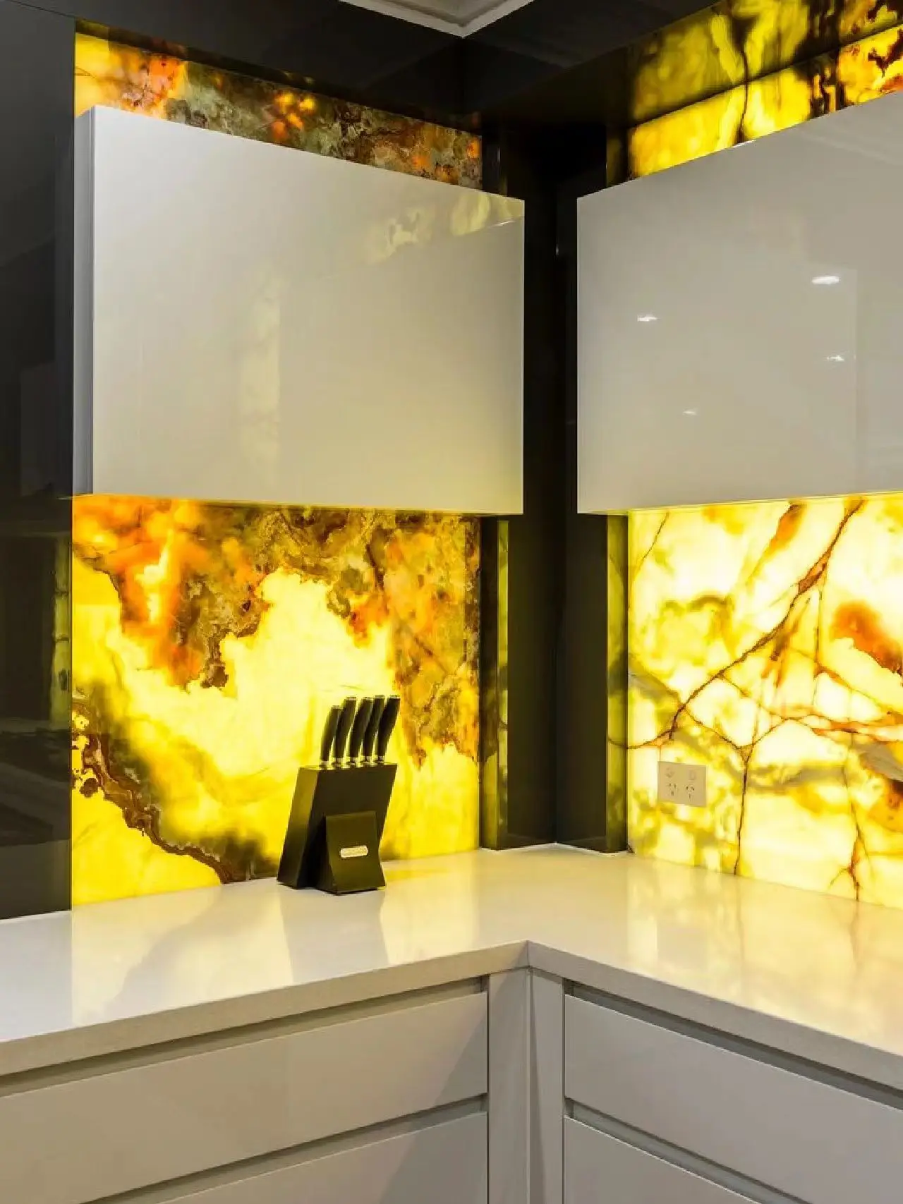 Natural Stone Wall Cladding Marble Backlit Onyx Slab Price Translucent Green Onyx Slab