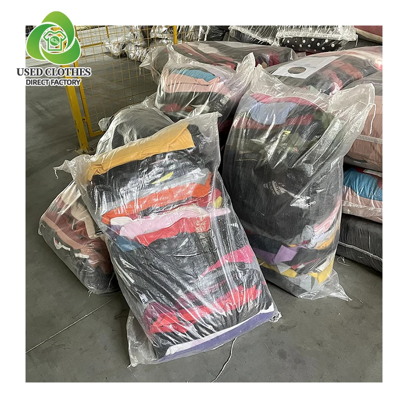 Vente en gros quotidien pas cher Kampala Ouganda Balles de vêtements  d'occasion Prix bas 50kg 100kg Balles de vêtements d'occasion Ropa Usada