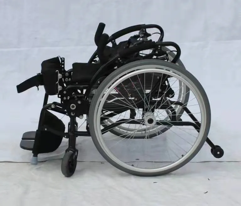 Manual Folding Standing Handicapped Wheelchair for Sale the rear wheels can be quickly disassembled for disabled - BZ-TH01 details