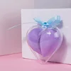 Una concha, dos cintas de huevo, colores mezclados.