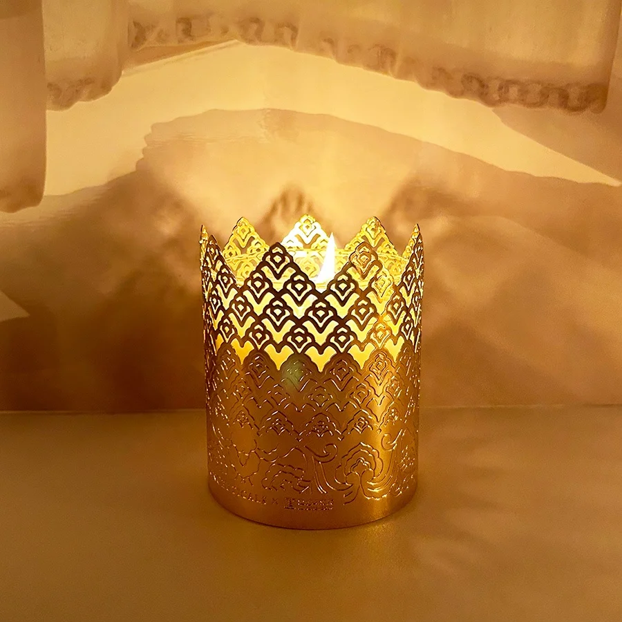 Custom metal candle holder sleeve Holiday wedding home decoration Glass candle jar Aromatherapy Candelabra decoration factory